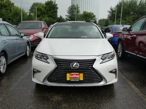 Used 2018 Lexus ES 350 w/ Luxury Package w/Wood Trim FWD image 2