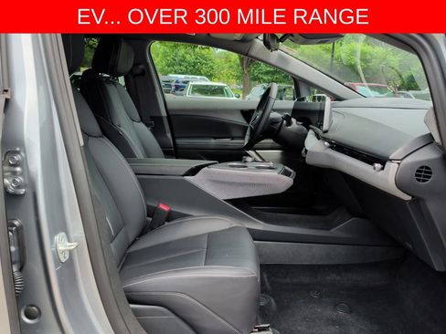 Used 2025 Cadillac Optiq Sport 2 w/ LPO, Floor Liner Package AWD/4WD image 37