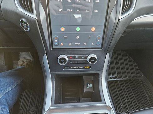 Used 2022 Ford Edge SEL w/ Convenience Package image 19