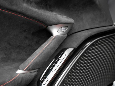 Certified 2024 Ferrari Roma image 13