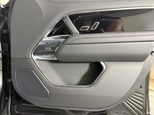 New 2026 Land Rover Range Rover SE AWD/4WD image 32