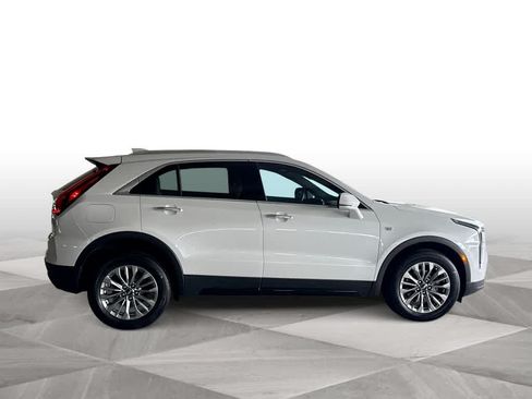 Used 2024 Cadillac XT4 Premium Luxury w/ LPO, Floor Liner Package FWD image 9