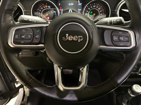 Used 2020 Jeep Gladiator Overland AWD/4WD image 30