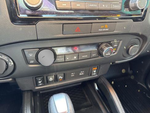 Used 2022 Nissan Frontier PRO-4X w/ Pro-4X Premium Package image 25