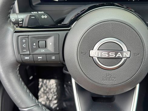 Used 2024 Nissan Rogue SL FWD image 19