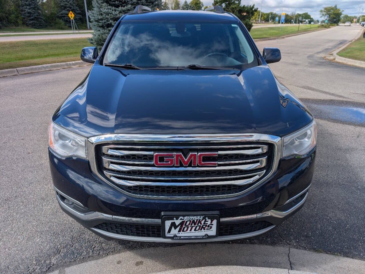Used 2017 GMC Acadia SLE AWD/4WD image 4