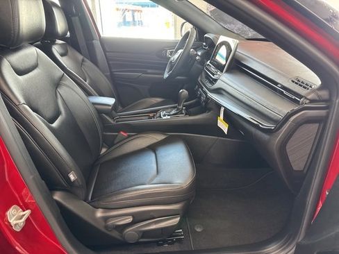 Used 2024 Jeep Compass Limited w/ High Altitude Package image 10