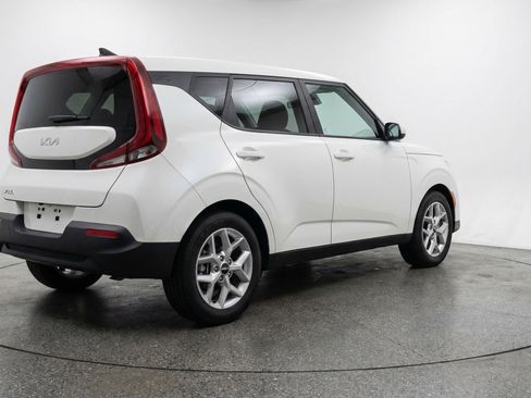 Used 2025 Kia Soul LX w/ LX Technology Package image 9
