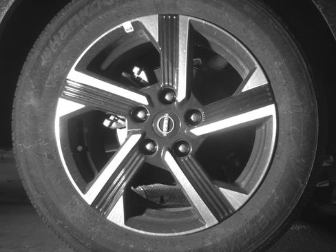 Used 2025 Nissan Sentra SV FWD image 13