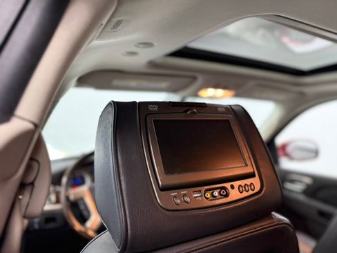 Used 2013 Cadillac Escalade Platinum image 76