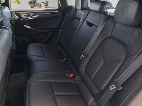 Certified 2026 Porsche Macan AWD/4WD image 31