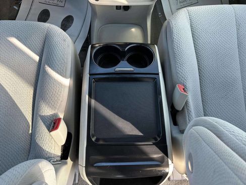 Used 2011 Toyota Sienna LE image 20