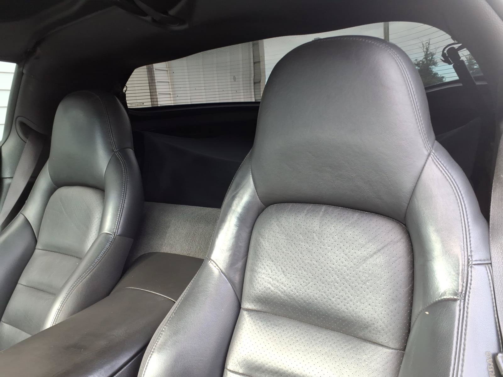 Used 2010 Chevrolet Corvette Coupe w/ Preferred Equipment Group RWD image 8