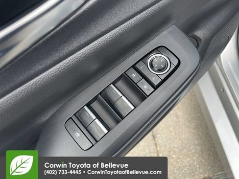 New 2026 Toyota Prius Plug-In Hybrid FWD image 19