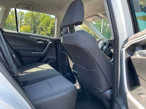 Used 2025 Toyota RAV4 XLE AWD/4WD image 22