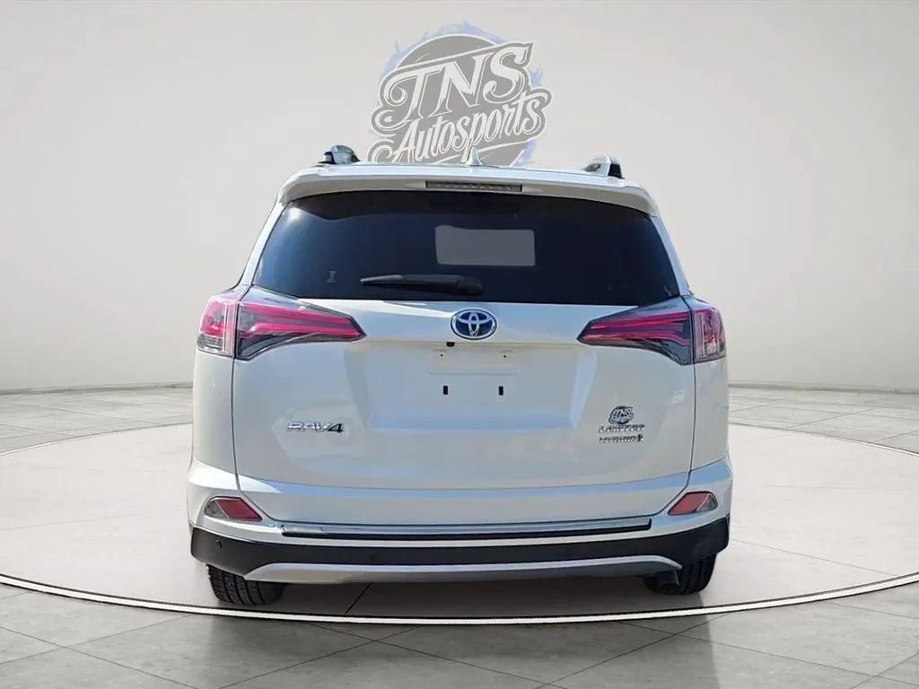 Used 2018 Toyota RAV4 Limited AWD/4WD image 6