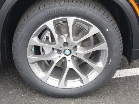 New 2026 BMW X5 xDrive40i w/ Climate Comfort Package image 11