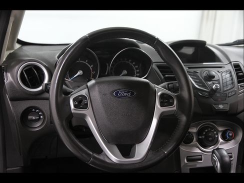 Used 2015 Ford Fiesta SE FWD image 6