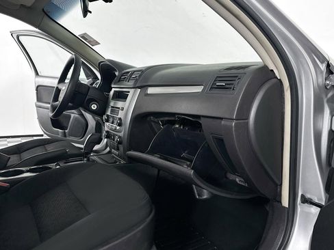 Used 2011 Ford Fusion SE image 38