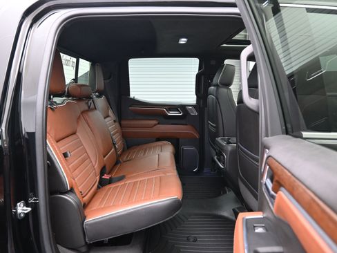 Used 2023 GMC Sierra 1500 Denali Ultimate image 12