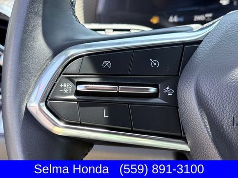 Used 2025 Chevrolet Equinox LT w/ Convenience Package II AWD/4WD image 13