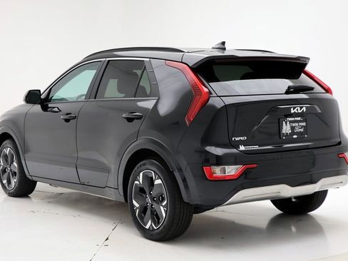 Used 2024 Kia Niro Wind w/ Wind Preserve Package FWD image 6