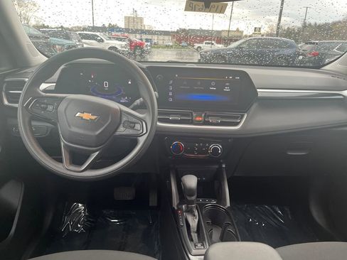 Used 2024 Chevrolet TrailBlazer LT AWD/4WD image 13