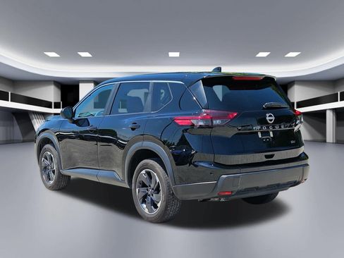 Used 2024 Nissan Rogue SV FWD image 4