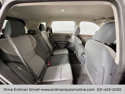 Certified 2022 Nissan Rogue SV image 28