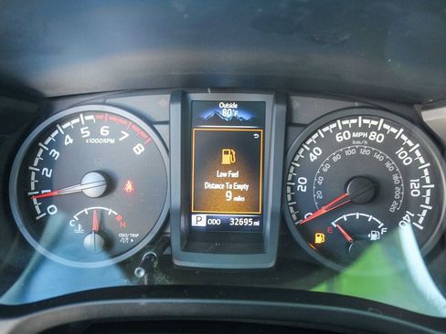 Used 2022 Toyota Tacoma SR image 24