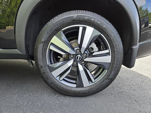 Used 2022 Nissan Rogue SL FWD image 11