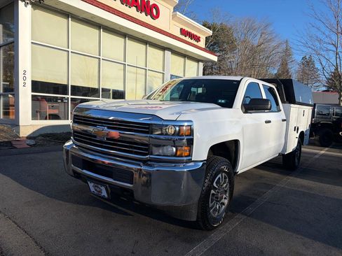 Used 2018 Chevrolet Silverado 2500 W/T image 2