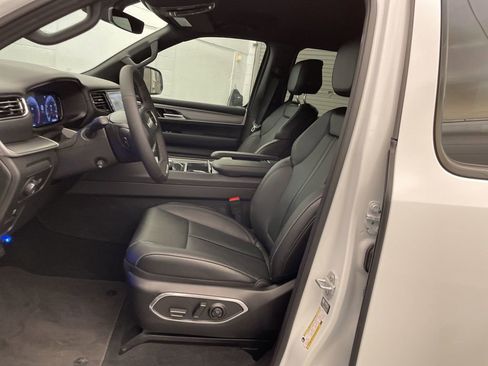 New 2026 Jeep Grand Wagoneer 2WD image 16