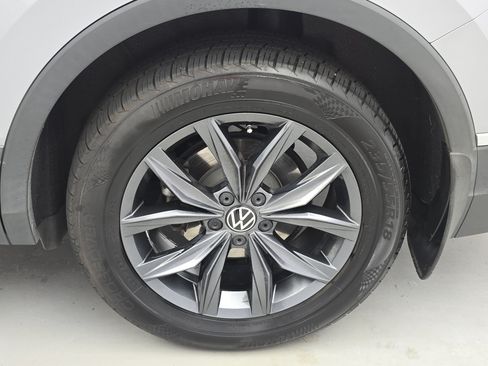 Used 2023 Volkswagen Tiguan SE FWD image 33