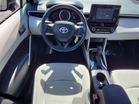 Used 2022 Toyota Corolla Cross L image 14
