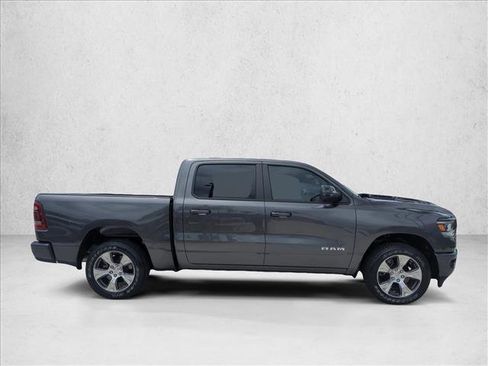 Used 2024 RAM 1500 Laramie AWD/4WD image 4
