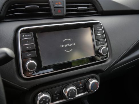 Used 2025 Nissan Versa S w/ Trunk Package FWD image 22