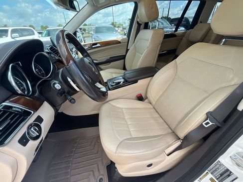 Used 2017 Mercedes-Benz GLS 450 4MATIC image 9