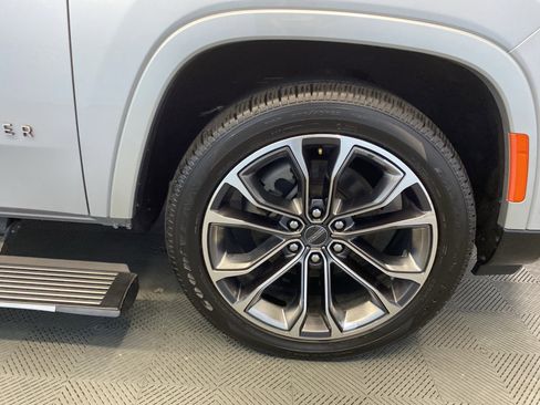 Used 2022 Jeep Grand Wagoneer Series III w/ Rear Seat Video Group 1 image 53