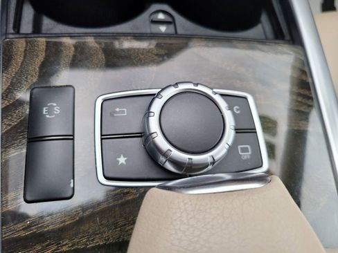 Used 2016 Mercedes-Benz E 350 4MATIC Sedan image 40