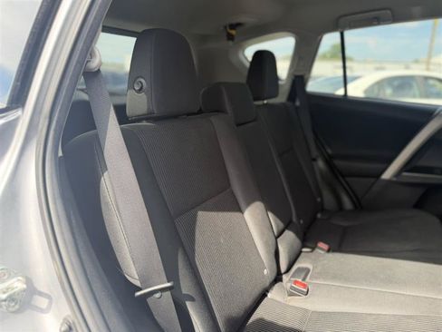 Used 2016 Toyota RAV4 LE AWD/4WD image 24