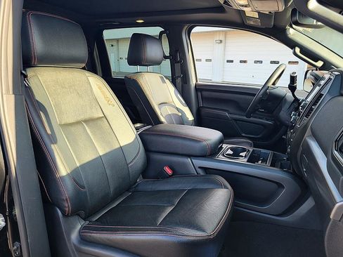 Used 2021 Nissan Titan PRO-4X w/ Pro-4x Convenience Package image 16