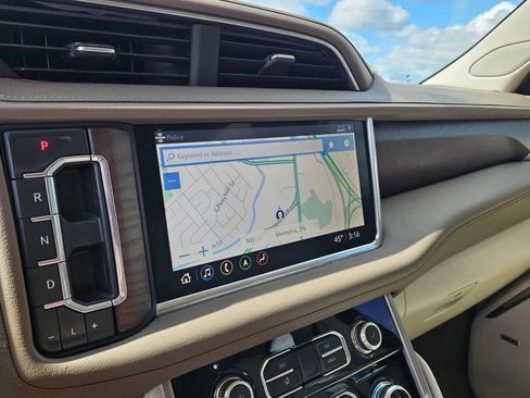 Used 2021 GMC Yukon Denali w/ Denali Ultimate Package image 16