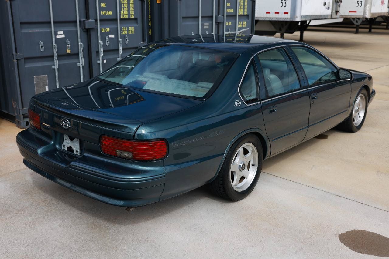 Used 1996 Chevrolet Caprice SS RWD image 11