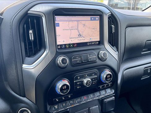 Used 2021 GMC Sierra 3500 Denali w/ Denali Ultimate Package AWD/4WD image 6