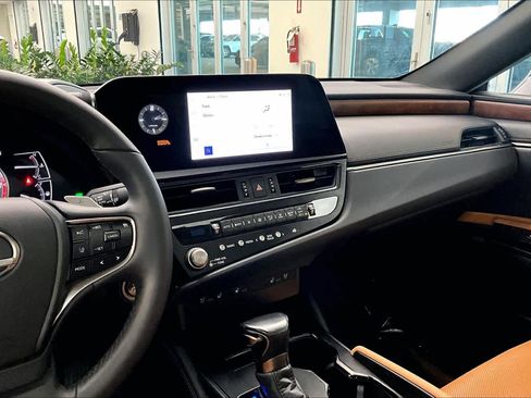 Used 2023 Lexus ES 350 w/ Premium Package image 9