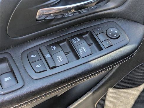 Used 2018 Dodge Grand Caravan SXT w/ Driver Convenience Group image 11