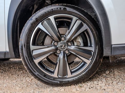 Used 2019 Lexus UX 200 FWD image 13