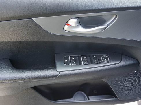 Used 2019 Kia Forte Sedan FWD image 19