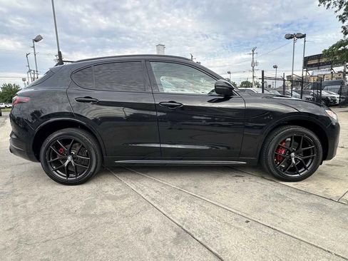 Used 2021 Alfa Romeo Stelvio Ti Sport AWD/4WD image 4